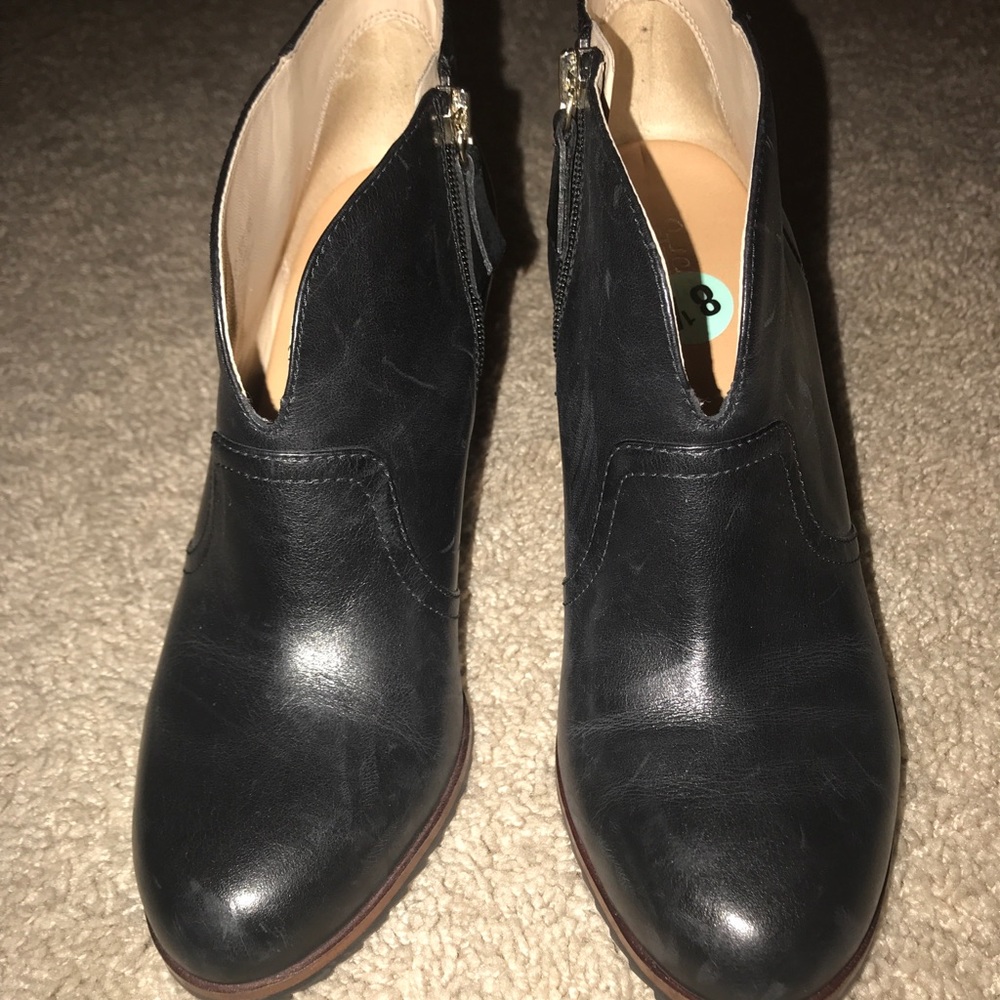 Dr Scholls  8.5 Black booties.